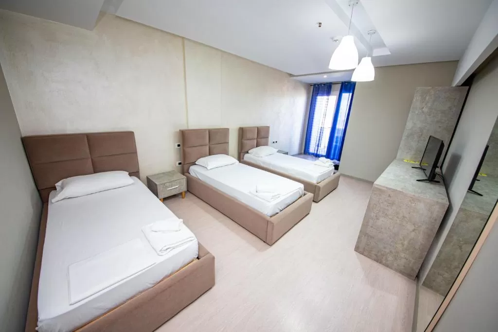 Miki 12 - STD TRPL 2.jpg